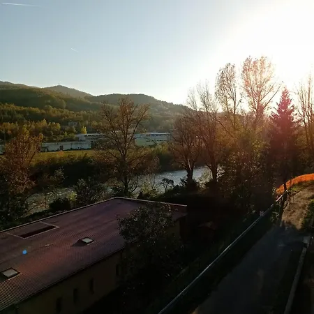 Borgotaro Loft شقة *